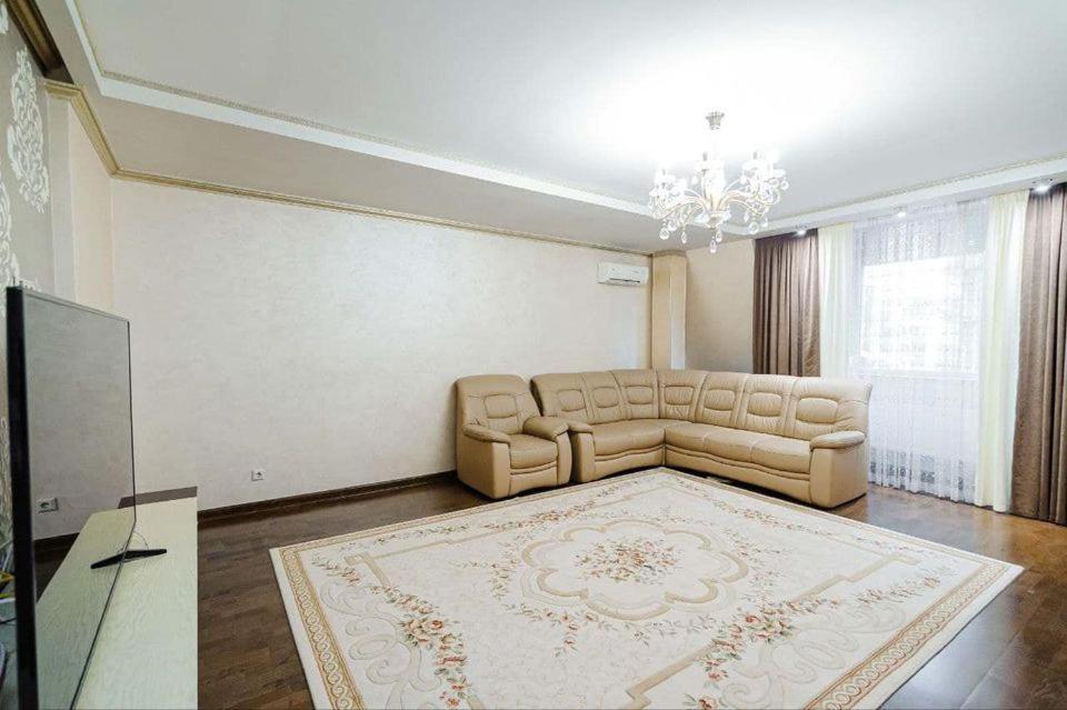 Cathedral Park And Pedestrian Zone Ultracentral Cozy Apartment In Кишинев Екстериор снимка