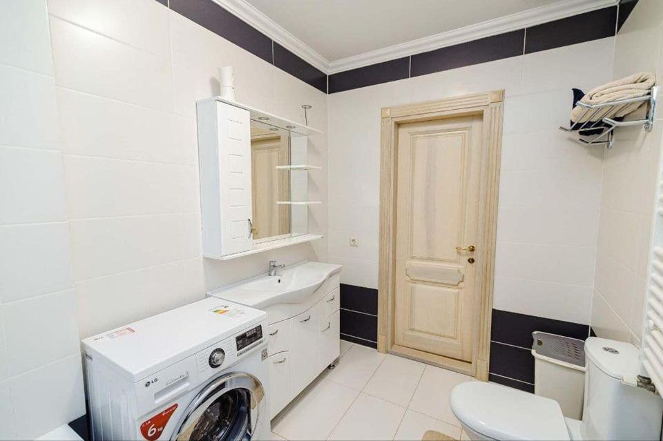 Cathedral Park And Pedestrian Zone Ultracentral Cozy Apartment In Кишинев Екстериор снимка